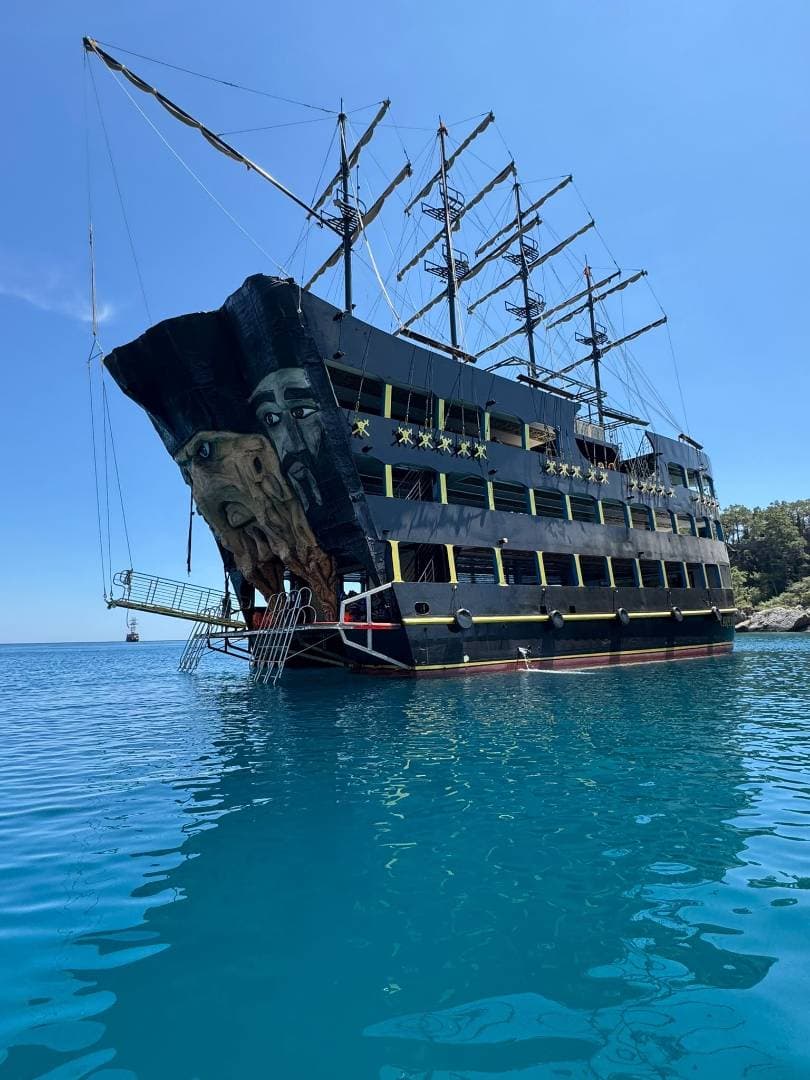 Antalya ve Belek’ten Red Dragon ile Korsan Tekne Turu